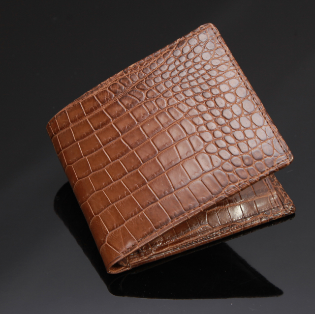 無双二つ折り財布（小銭入れ付）[M0820] クロコダイルレザーショップ