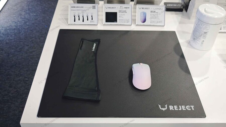 2024年12月20日に、REJECT x Arbiter Studio ガラスマウスパッド ORBIT