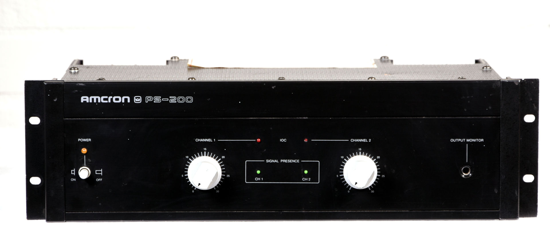 Crown PS-200 Power Amplifier – Gearwise – AV & Stage Equipment