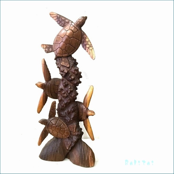 ホヌの置き物・木彫りの海亀のオブジェ／亀の木彫り／スワールウッド