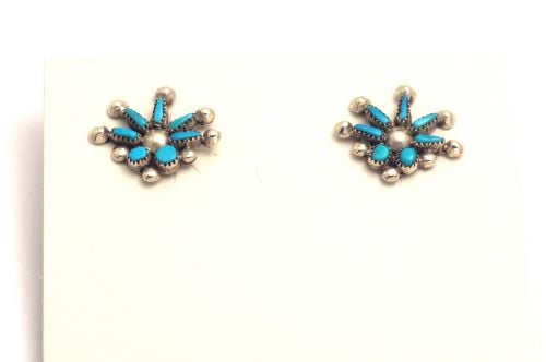 ズニピアス V・S・J作 《ターコイズ/ニードルポイント》 ｜ POWWOW