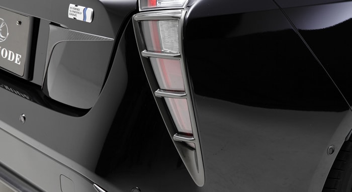 プリウス50系専用 LX-MODE テールランプガーニッシュを販売中です