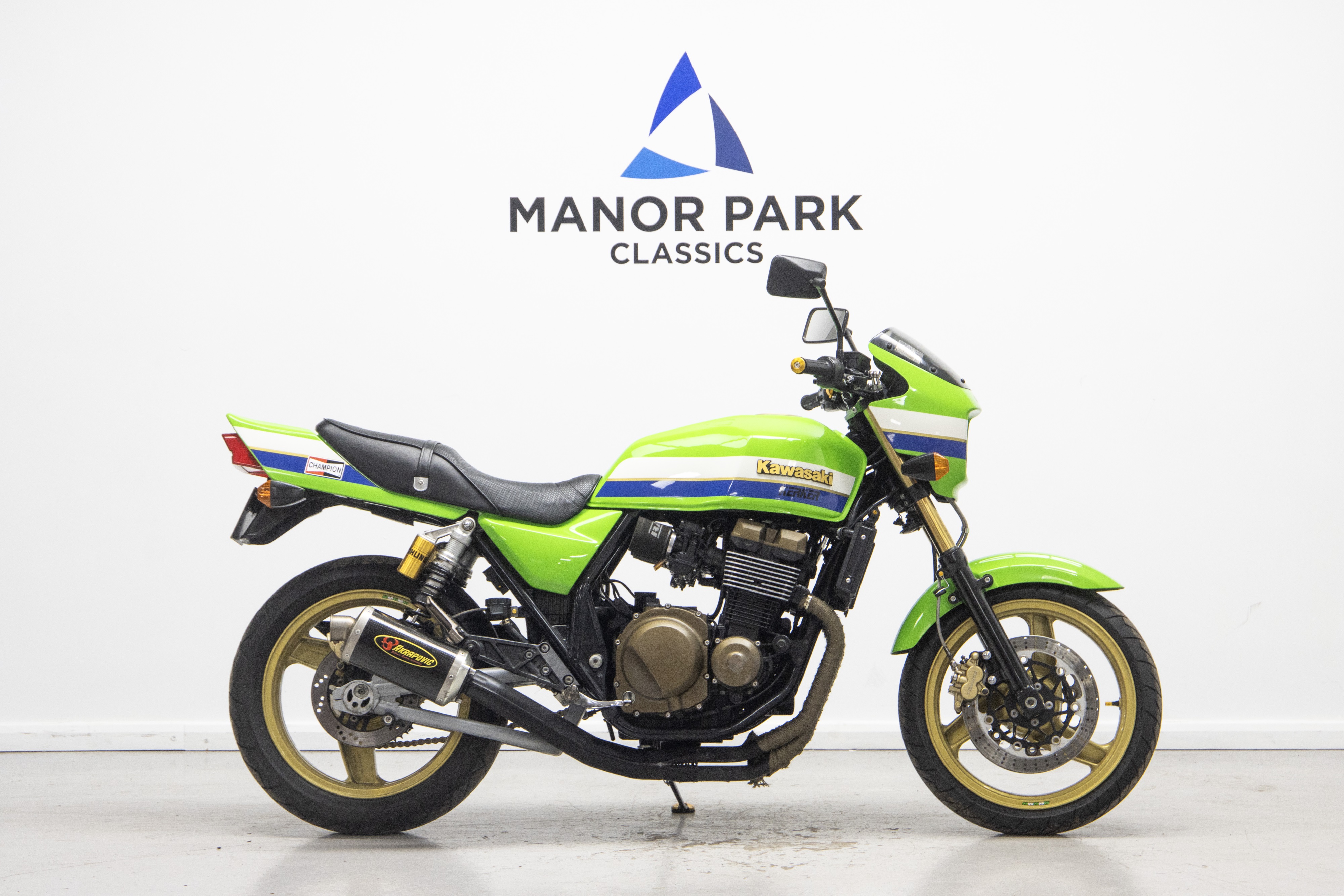 Lot 4 - 1999 Kawasaki ZRX400