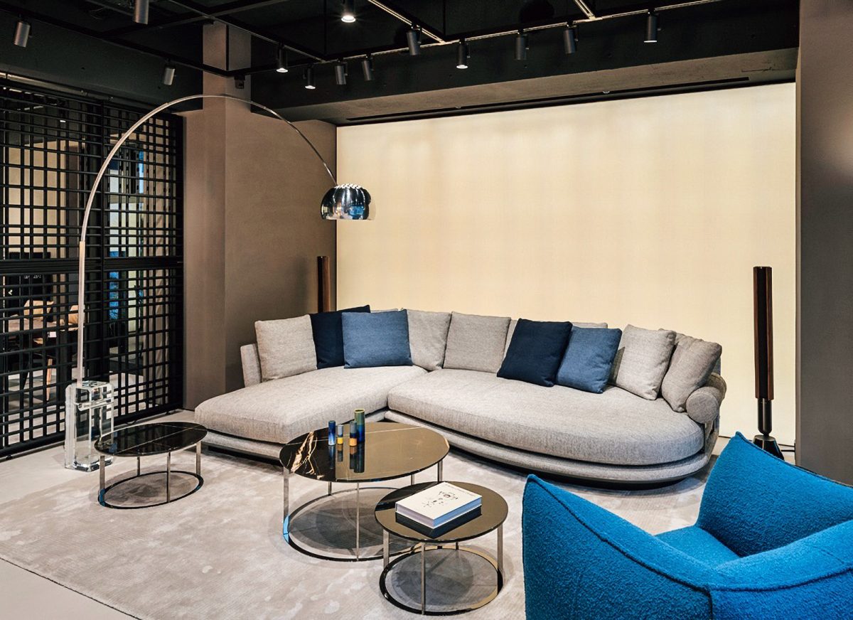 イタリア家具の最高峰B＆B Italiaが大阪に誕生 | GOETHE