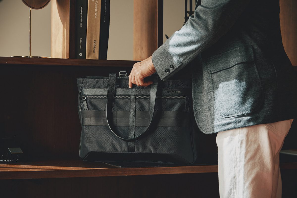 ブルックス ブラザーズ×ブリーフィング、初のコラボバッグ3選 | GOETHE