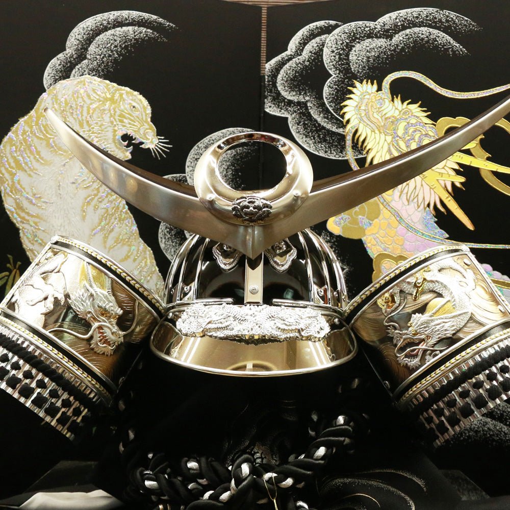 横幅66cm｜着用収納兜飾り 戦国武将 上杉謙信の兜｜しまえるタイプ｜五