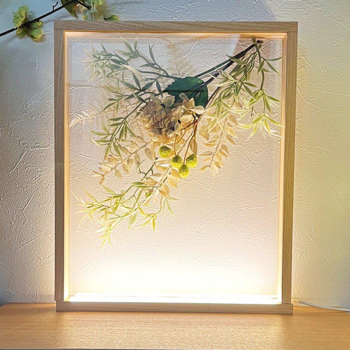 横幅35cm｜4号兜くすみ色緑 LUMIN｜アクリル板のお屏風 ｜お花がモダン