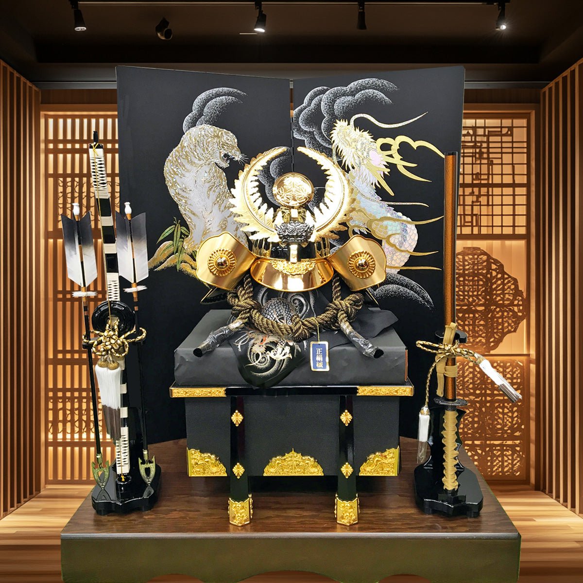 85cm Wide | Worn Helmet of General Tokugawa Ieyasu, Rao | Trendy