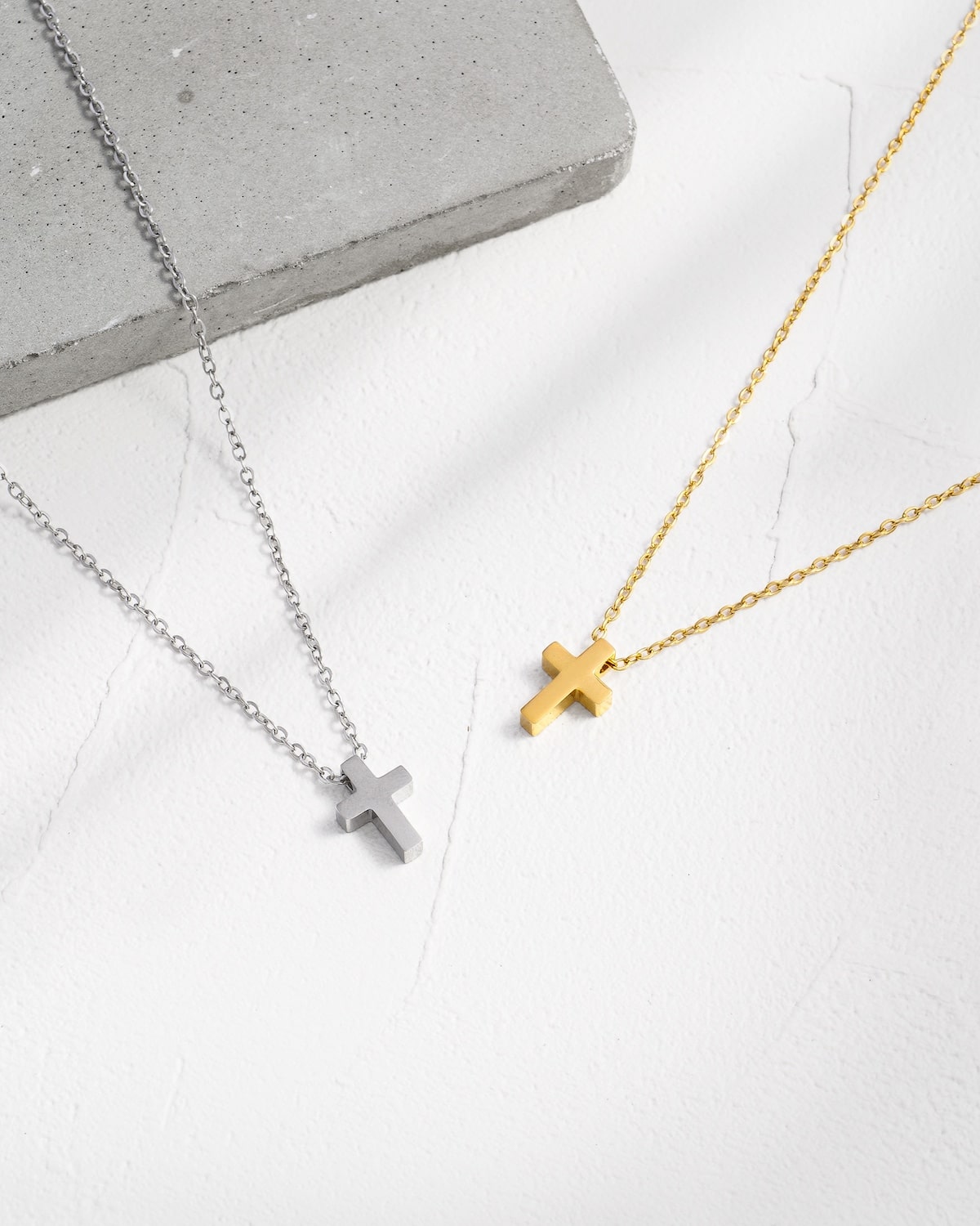 Mini cross necklace クロスネックレス｜GLUCK（グルック）公式通販サイト