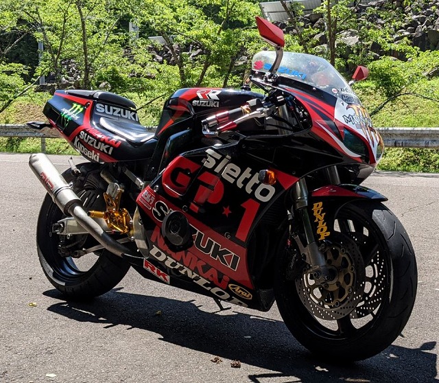 SUZUKI GSX-R400R GK76A