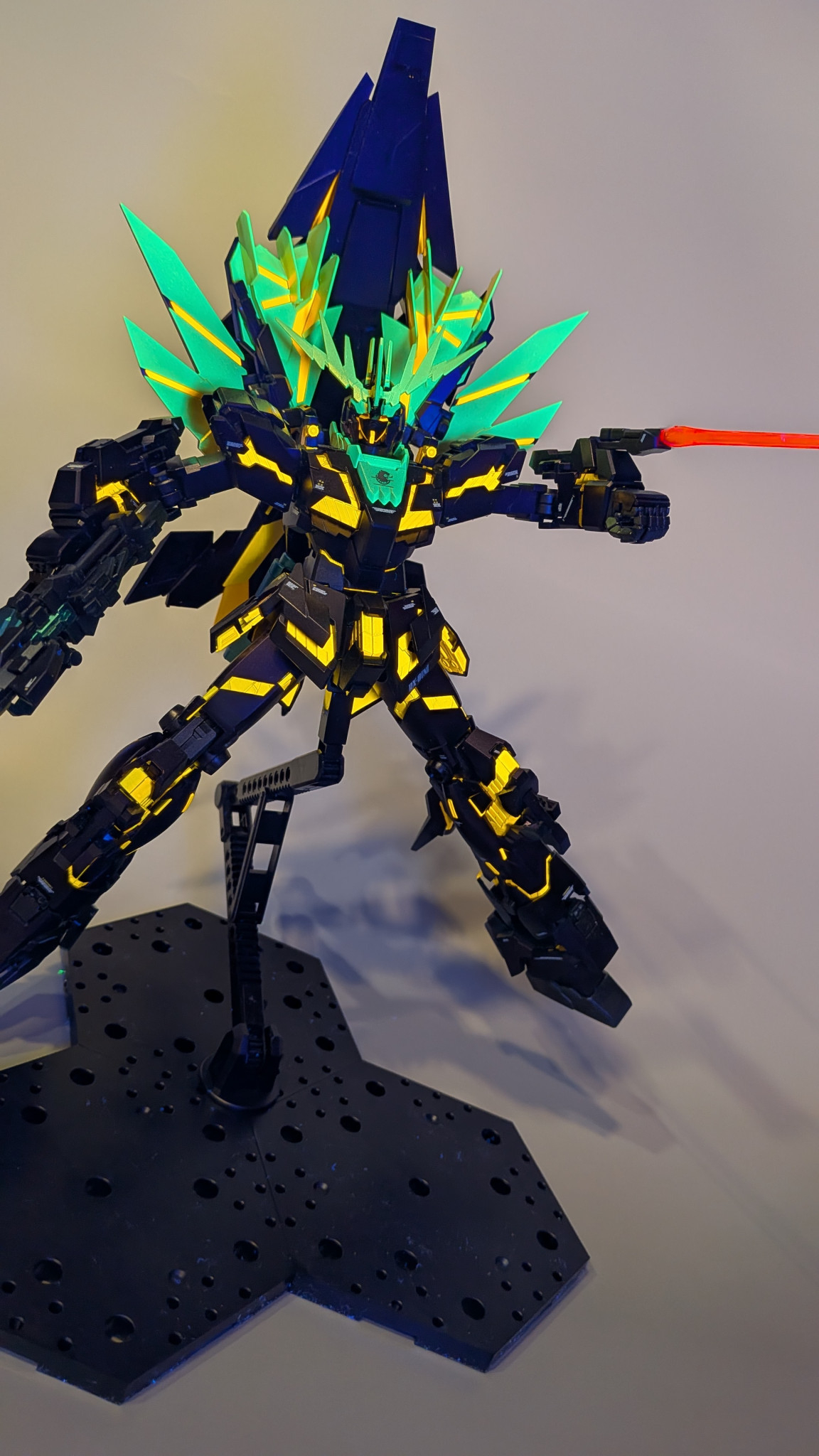 MG ユニコーンガンダム 2号機 バンシィ・ノルン｜made of metalさんの