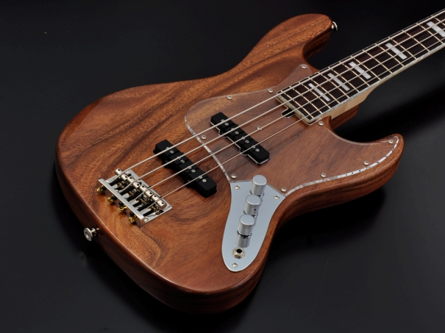 エレキベース】Bacchus Craft seriesよりアカシア材をボディに使用した