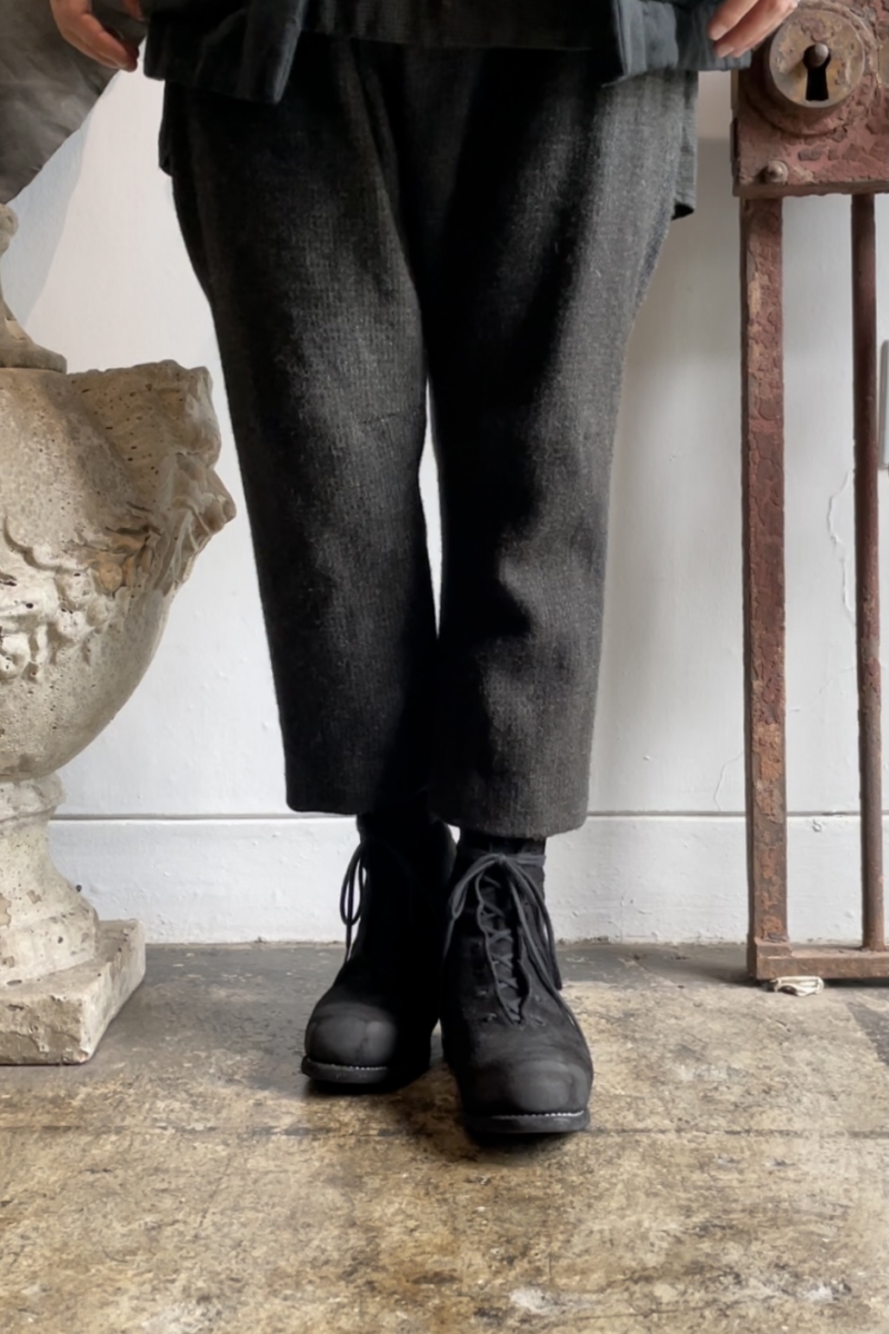 No PL11L. Laced Up Boots Horse Reverse. BLKT(Black). GUIDI