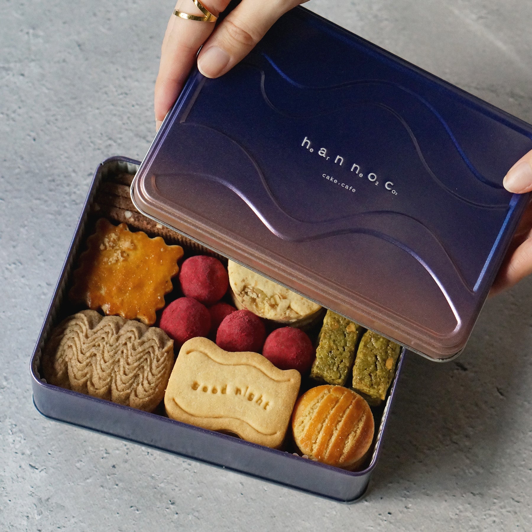 夜に食べるクッキー缶】L'heure bleue – hannoc