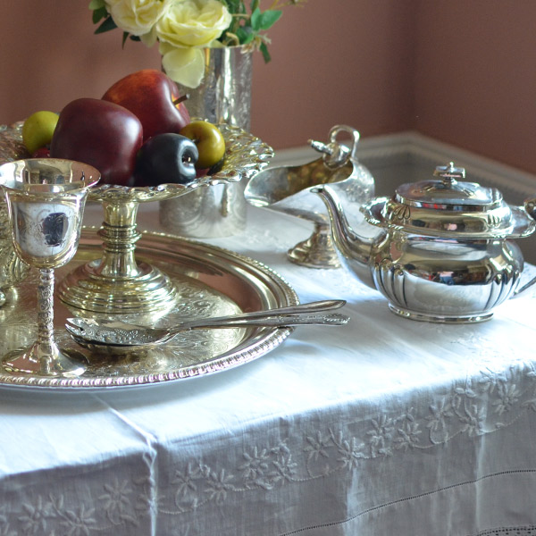 英国アンティークシルバーの魅力と楽しみ方｜初心者のための選び方