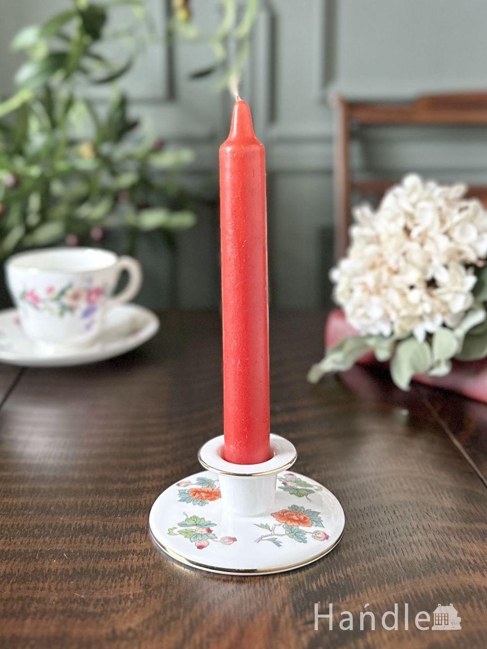 英国アンティークのシルバープレートの燭台、装飾が豪華なキャンドル