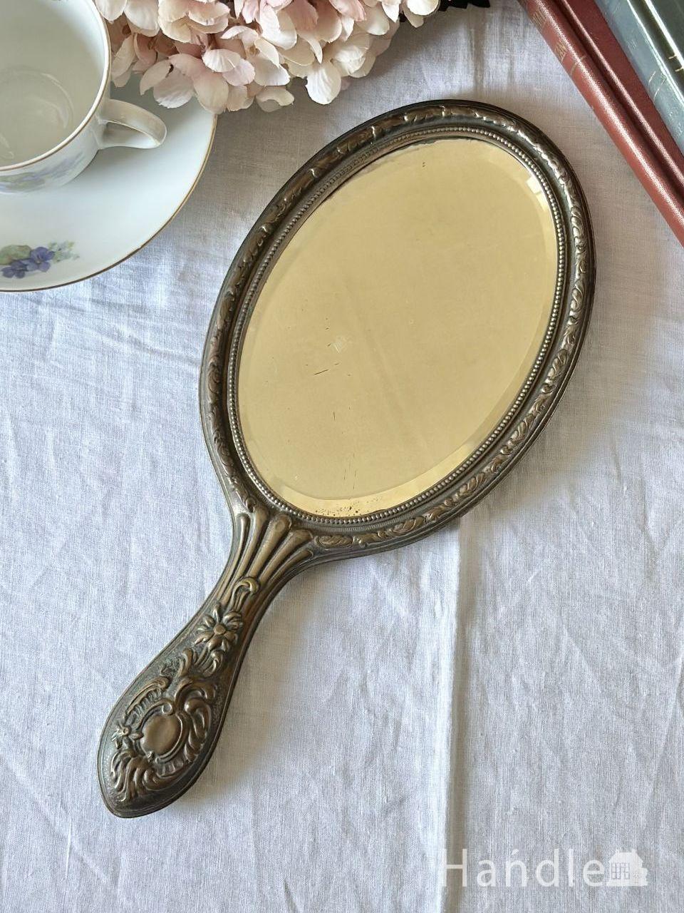 英国アンティークの壁かけ鏡、オーバル型のカッティングミラー(m-9015