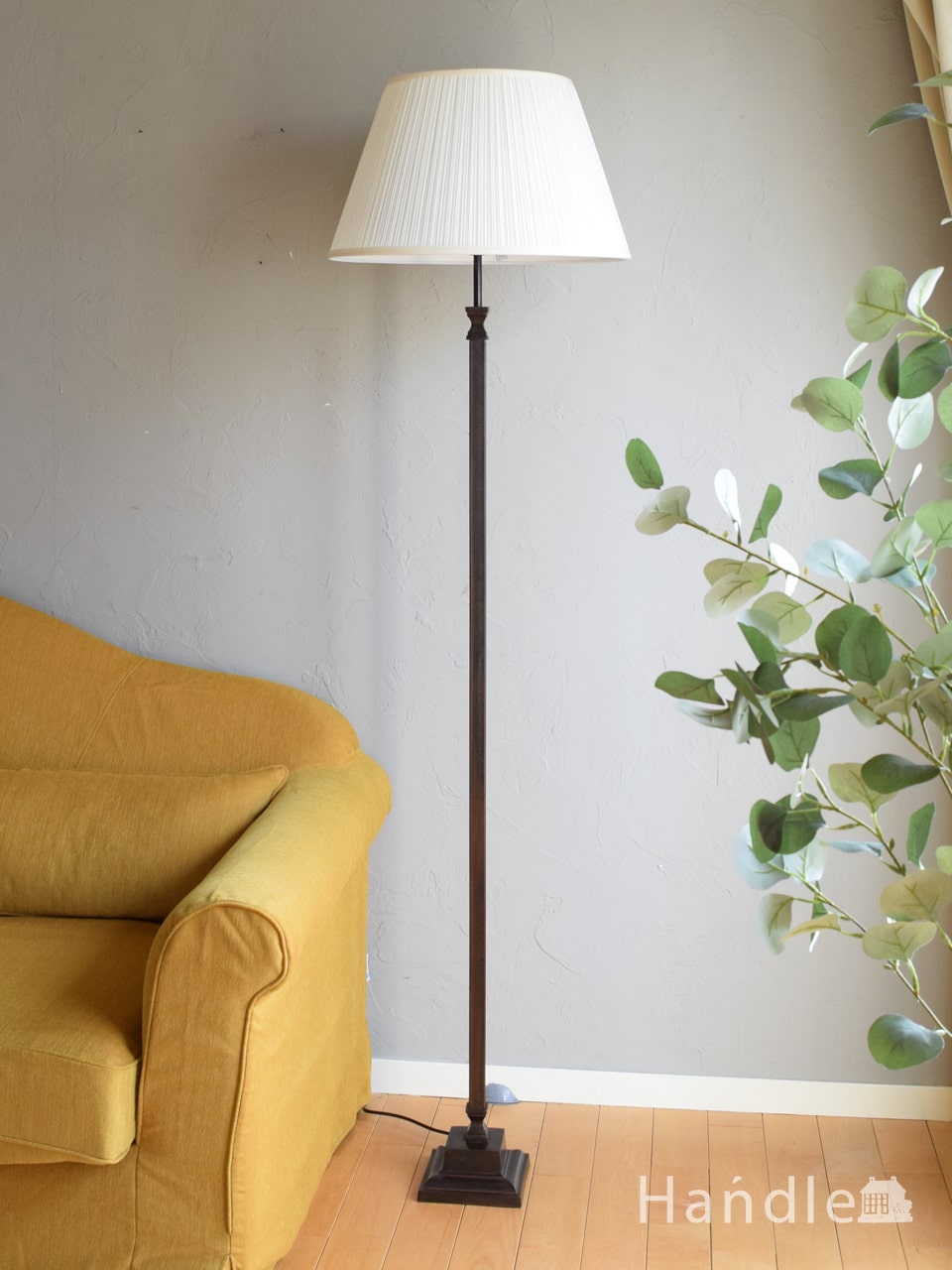 フランスから届いたおしゃれなスタンドライト、コントワール・ドゥ