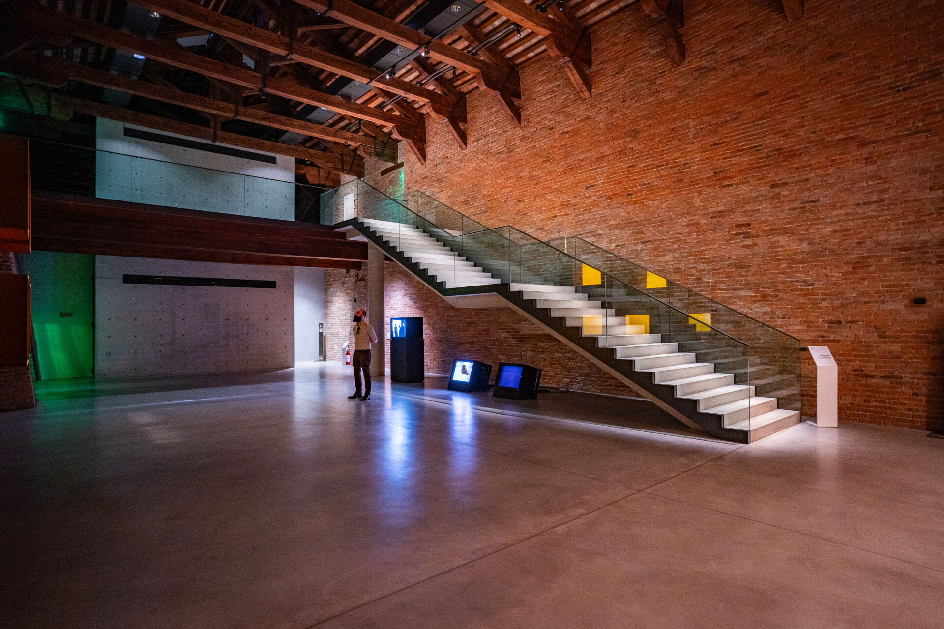 アーティスト・内藤礼と建築家・西沢立衛による「豊島美術館」はアート