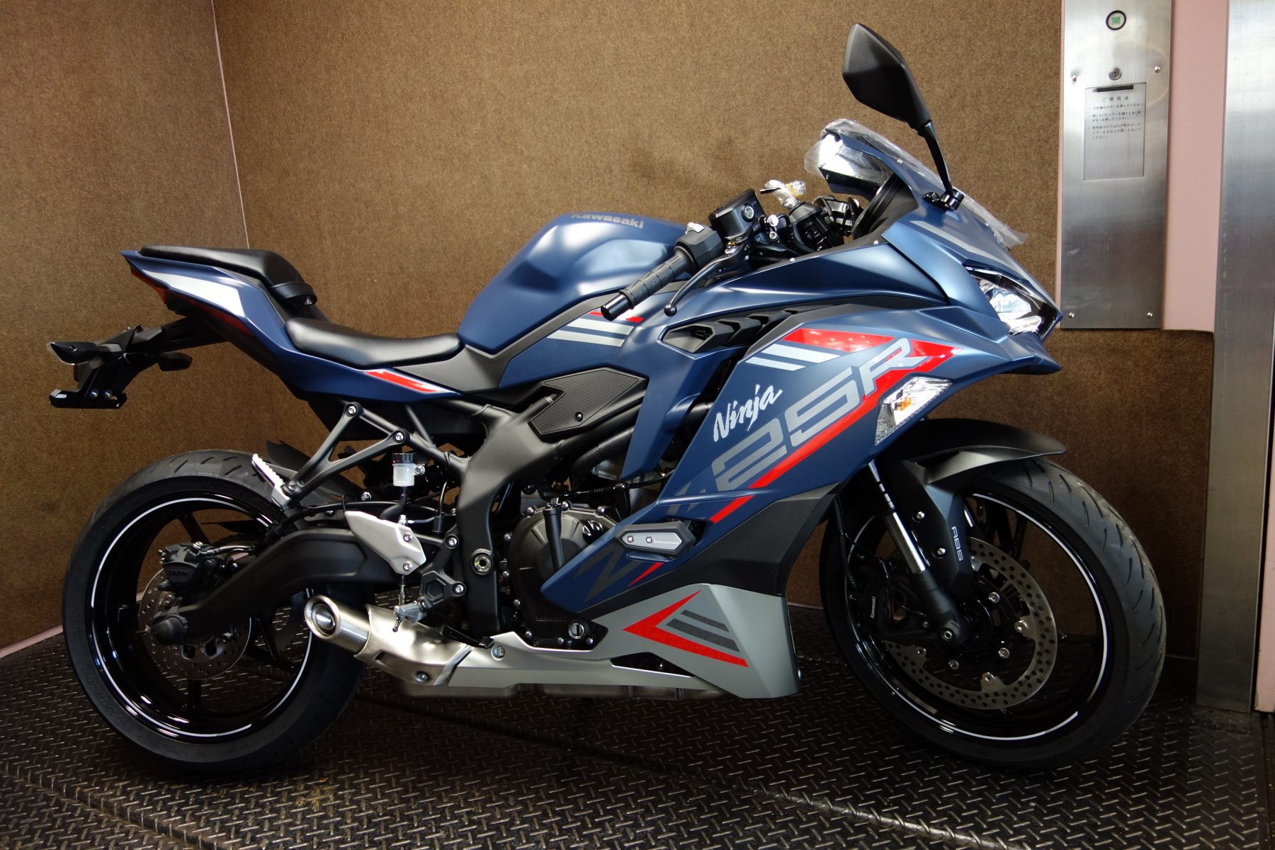 またまたKAWASAKIが熱い！ZX-25R SEﾆｭｰｶﾗｰ入荷！！｜バイク・自転車の