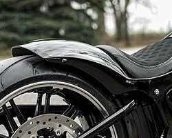 ソフテイル用リア・フェンダー｜ハーレーカスタムパーツ専門店