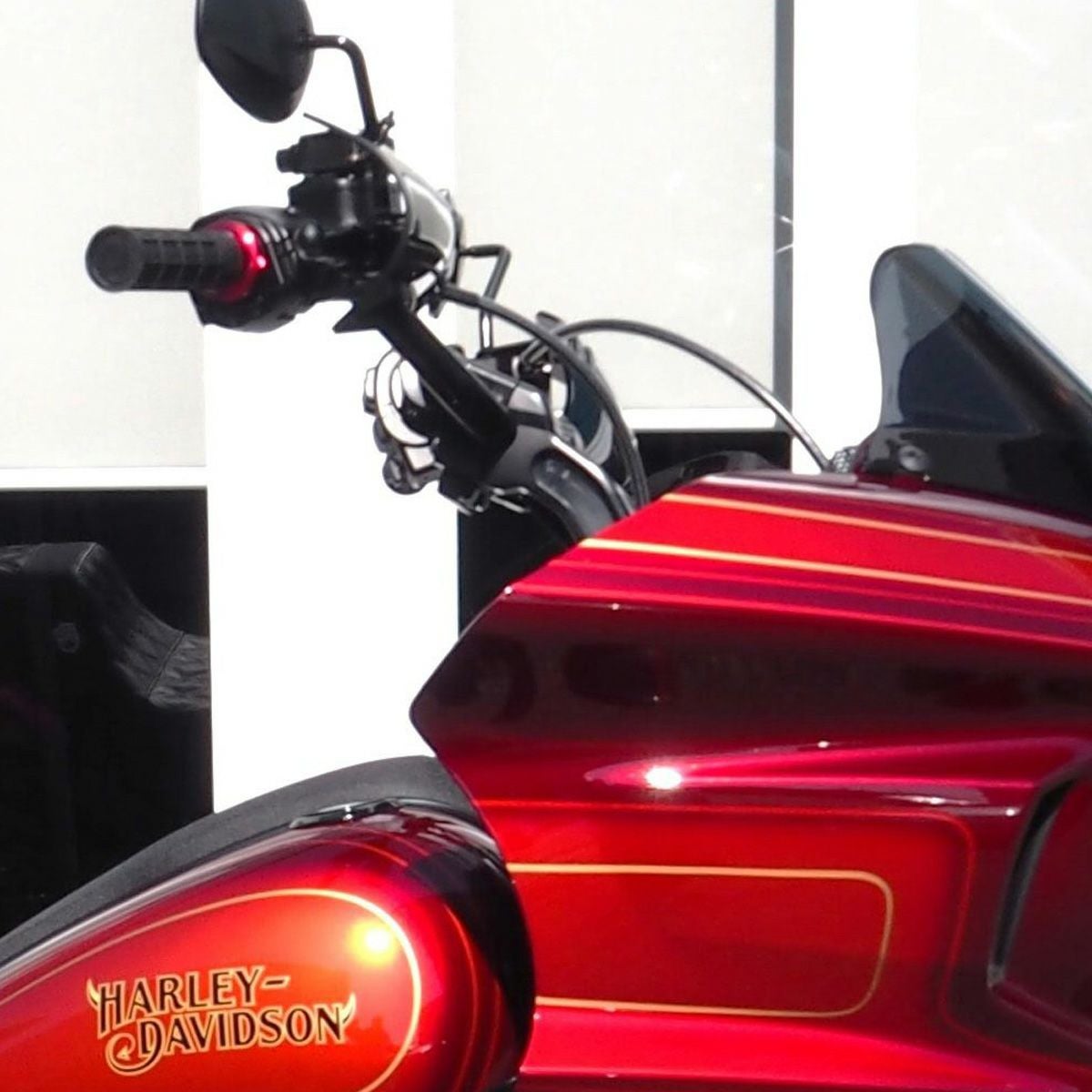 Thrashin Supply ライザー|ハーレーパーツメーカー