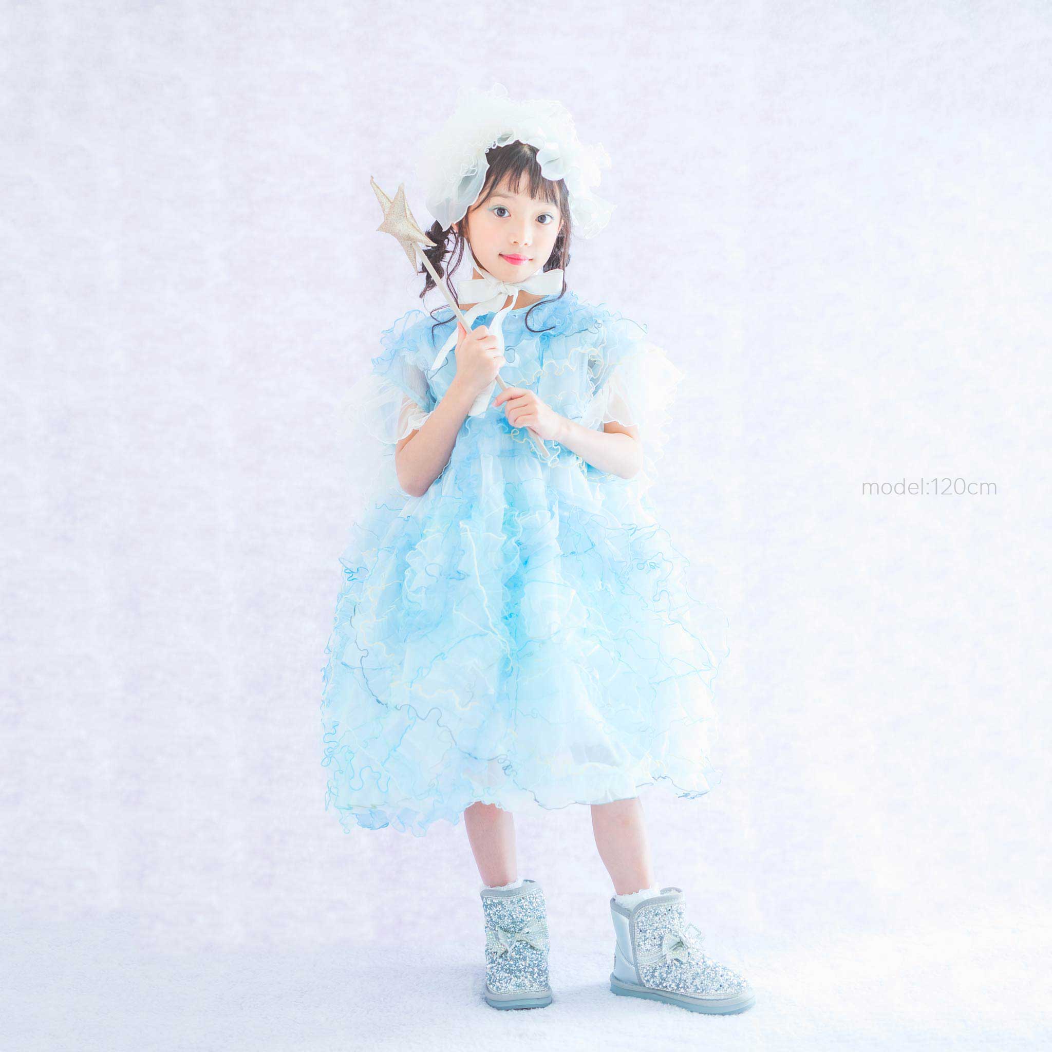 ramarama｜ケープがついた雪解け水のドレス｜キッズレンタルドレス