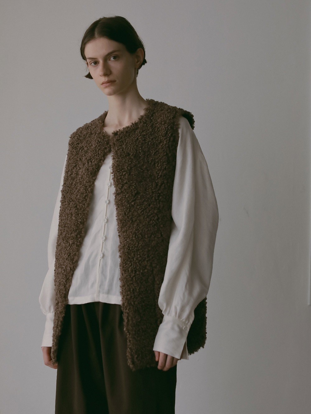 フェイクファーベスト | Jacket | HER. Online Store