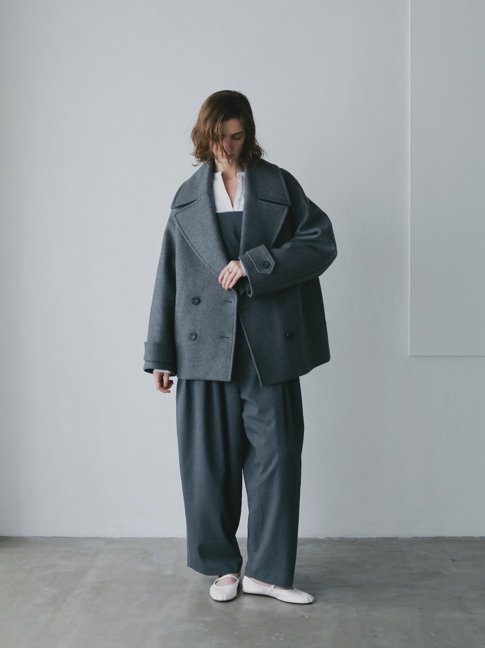 ビッグカラーコート | Coat | HER. Online Store