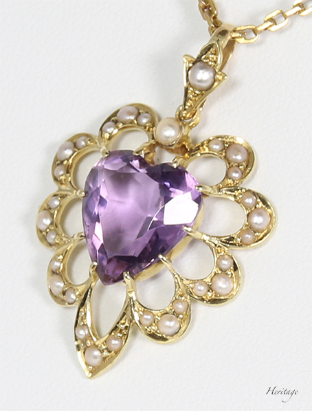 ヴィクトリアンのアメジストの愛のメッセージを伝えるプチ