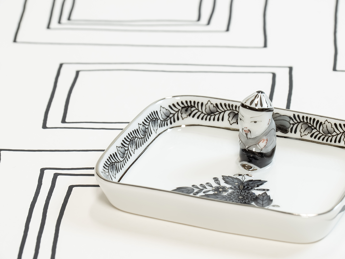 アポニー・ブラック・プラチナ] マンダリントレー オイノリ