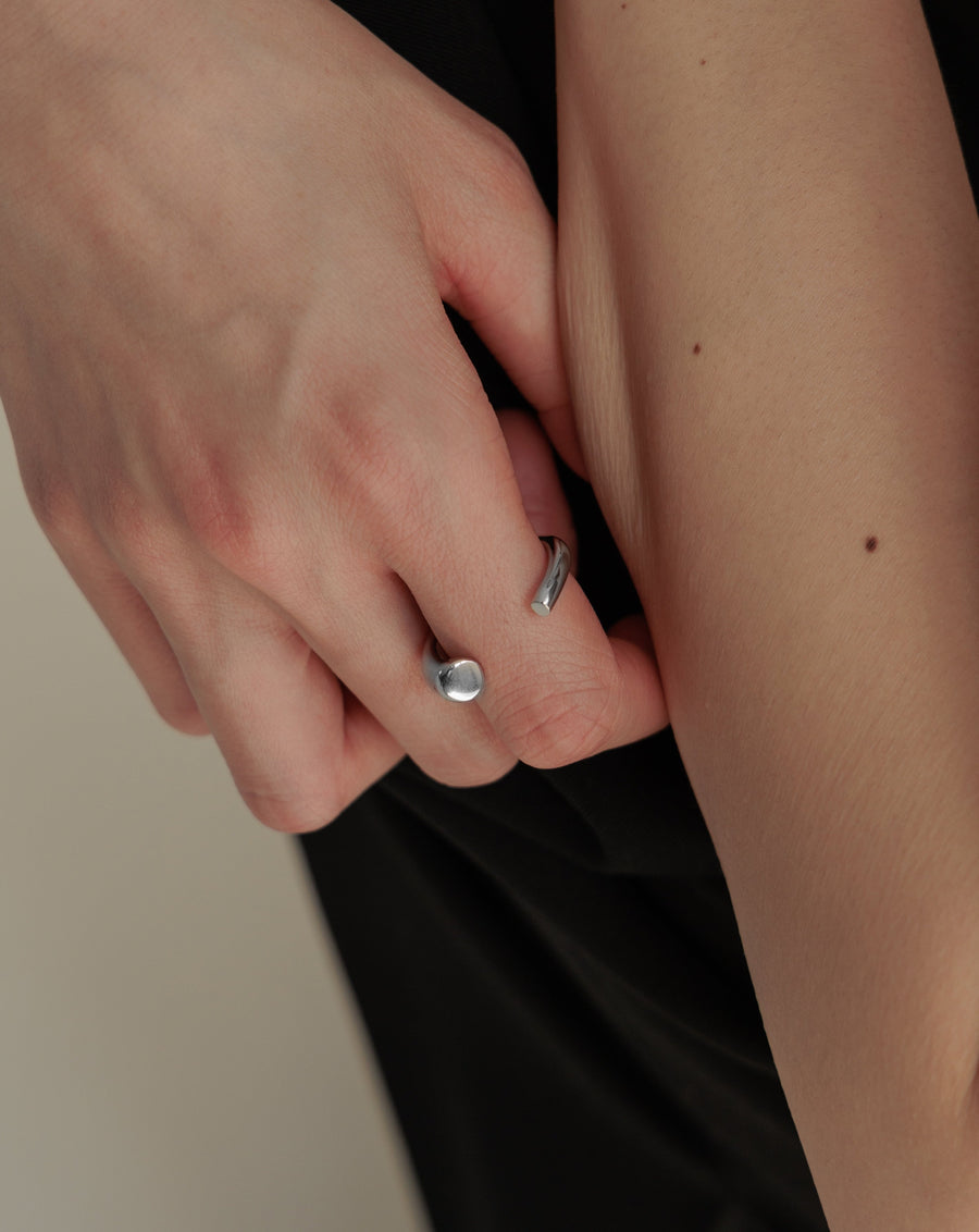 202 HORN RING – h'eres