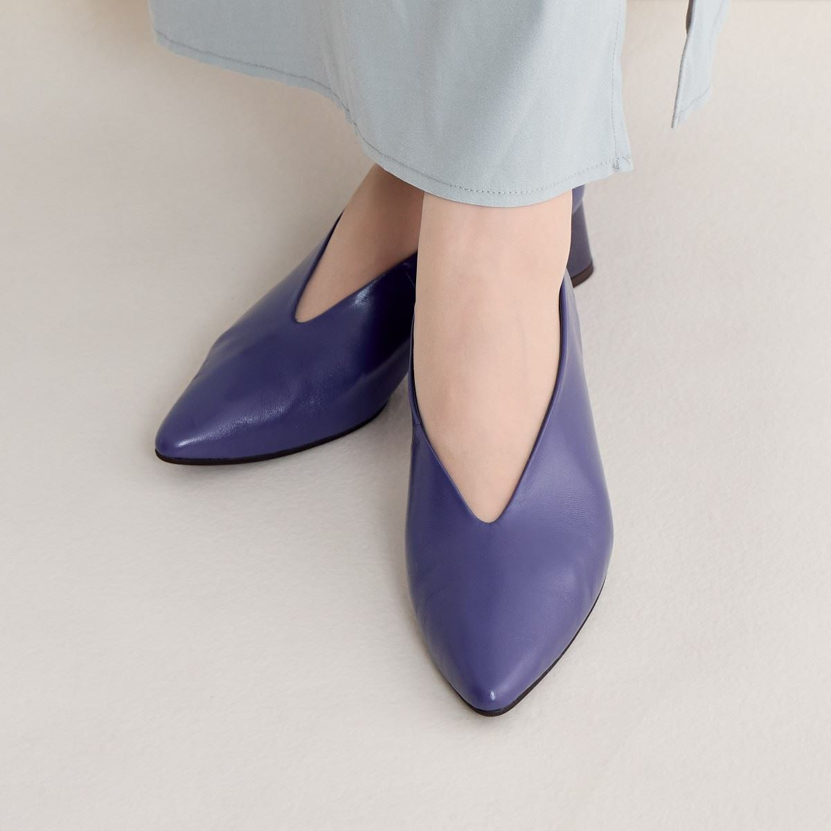 SALE】Vカットブロックヒールパンプス/641309