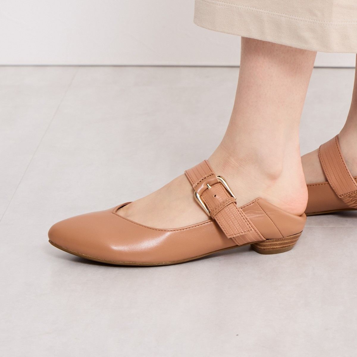 26SS新色追加】2WAYベルトデザインバブーシュ/643311