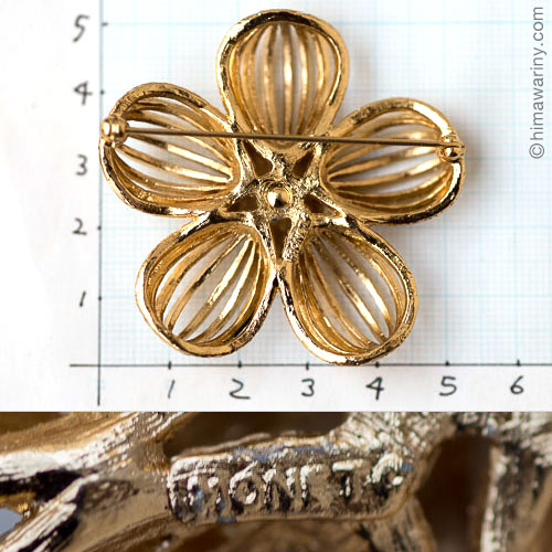 Monet モネ-ストライプレース・フラワー・ブローチ – アンティーク