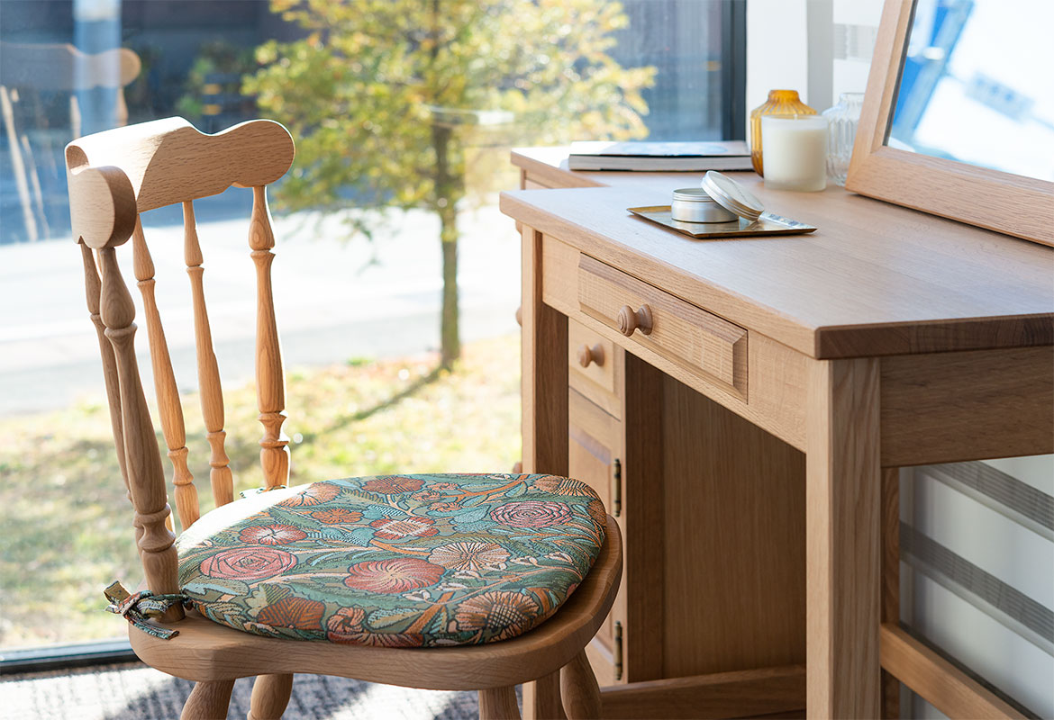 飛騨の家具 緑色クッション、ダイニングローチェア 商品情報 | 飛騨