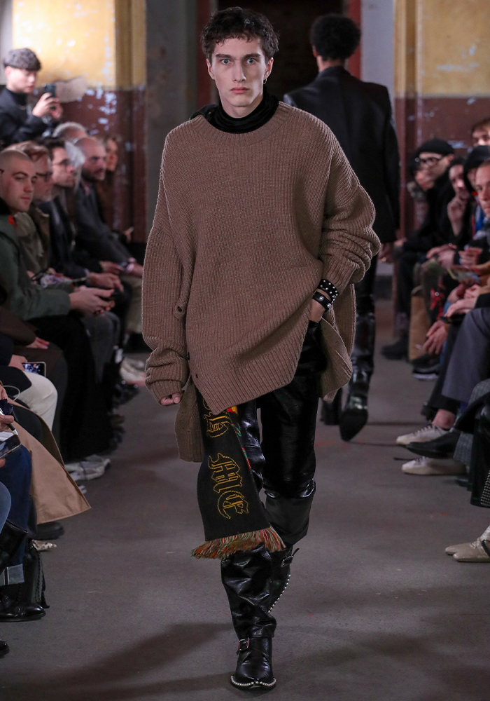 JOHN LAWRENCE SULLIVAN、MONTMARTRE NEW YORKコラボストール発売