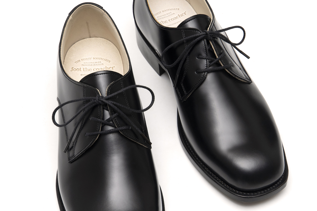 クラシックな型をスクウェアトウに FOOT THE COACHER新作2型発売