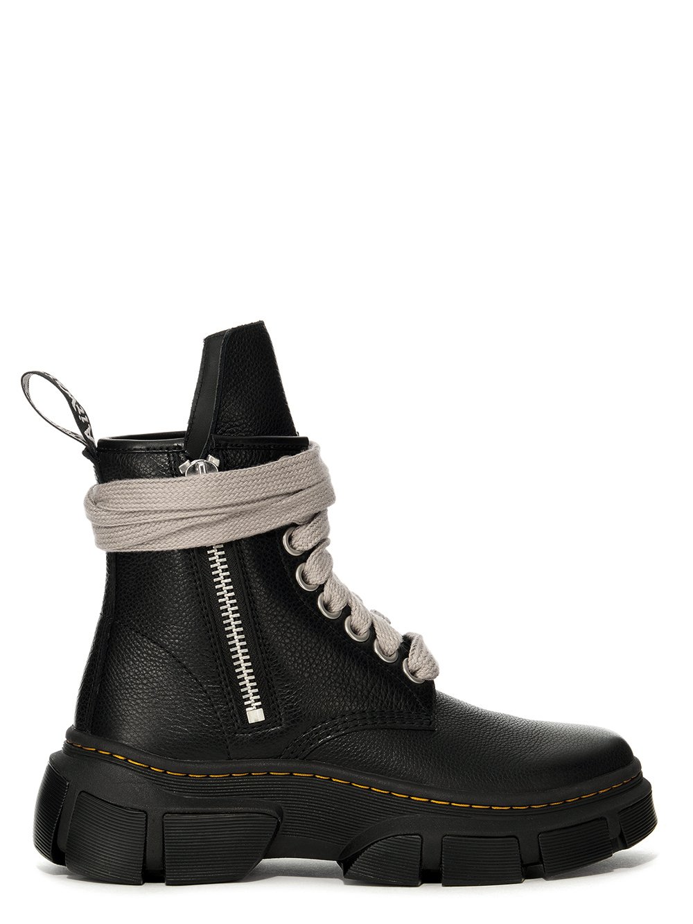 Dr. Martens × Rick Owens、コラボ第2弾発売。18ホールのブーツ登場