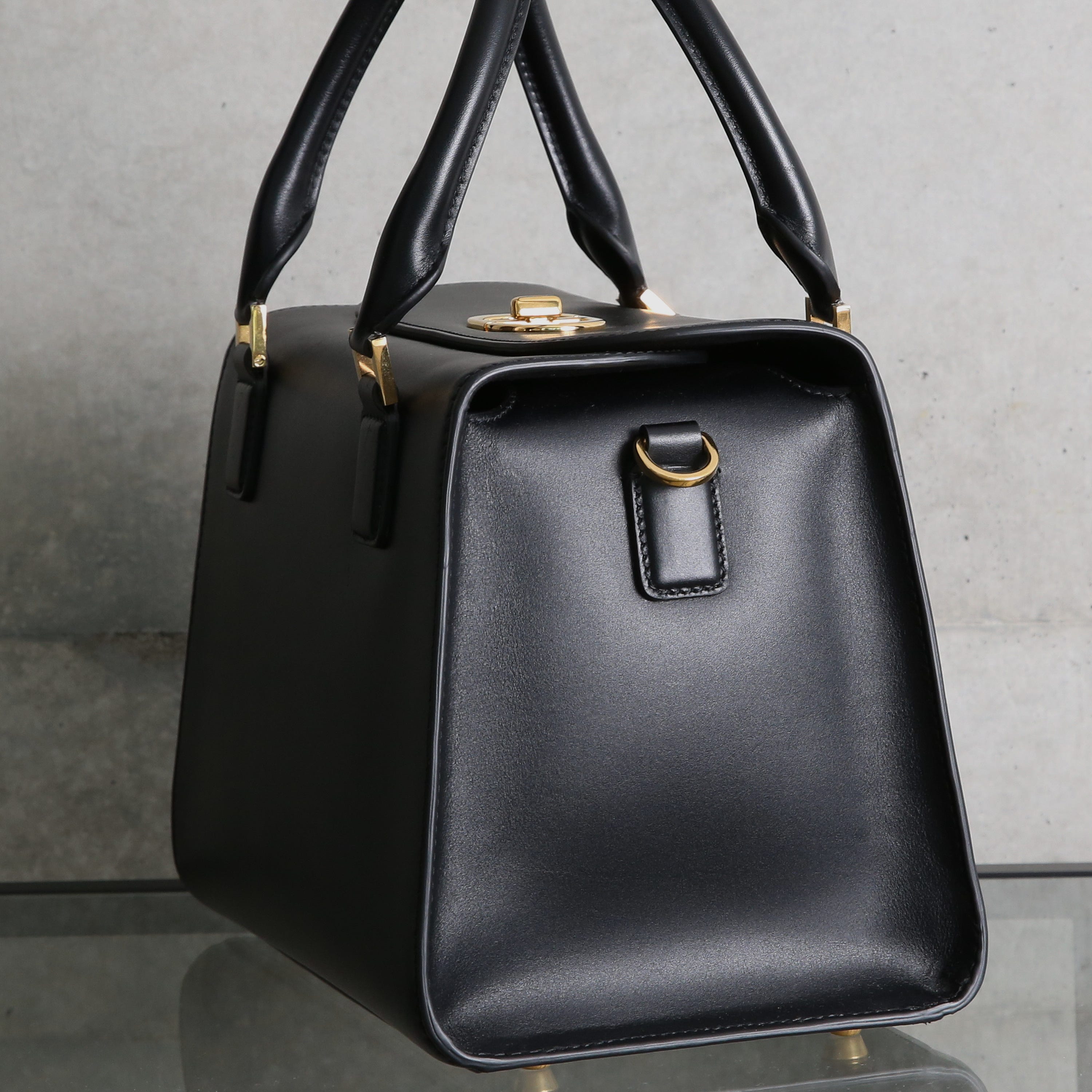 目を奪われるほど美しい。ディオールから上品なボストンバッグが新登場