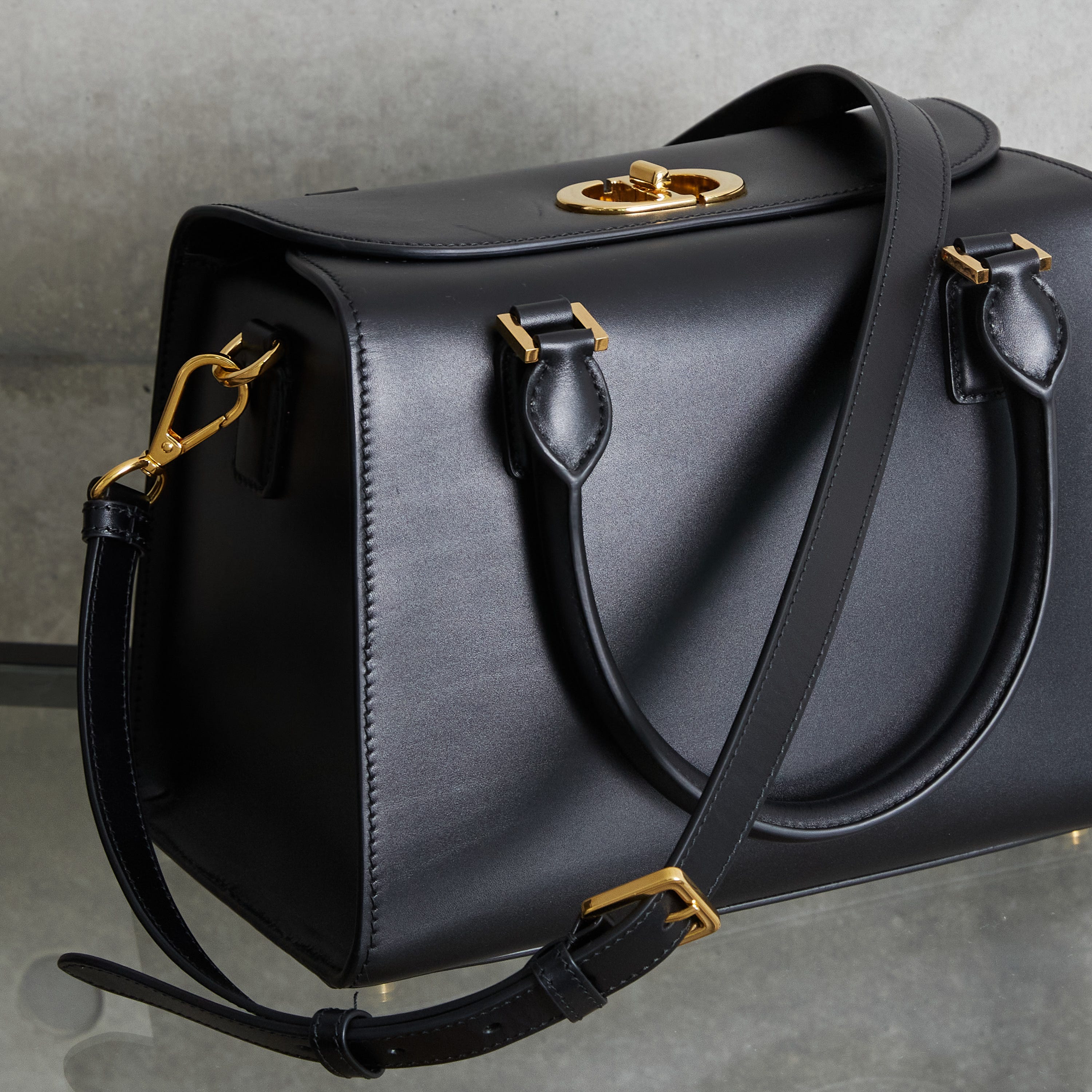 目を奪われるほど美しい。ディオールから上品なボストンバッグが新登場