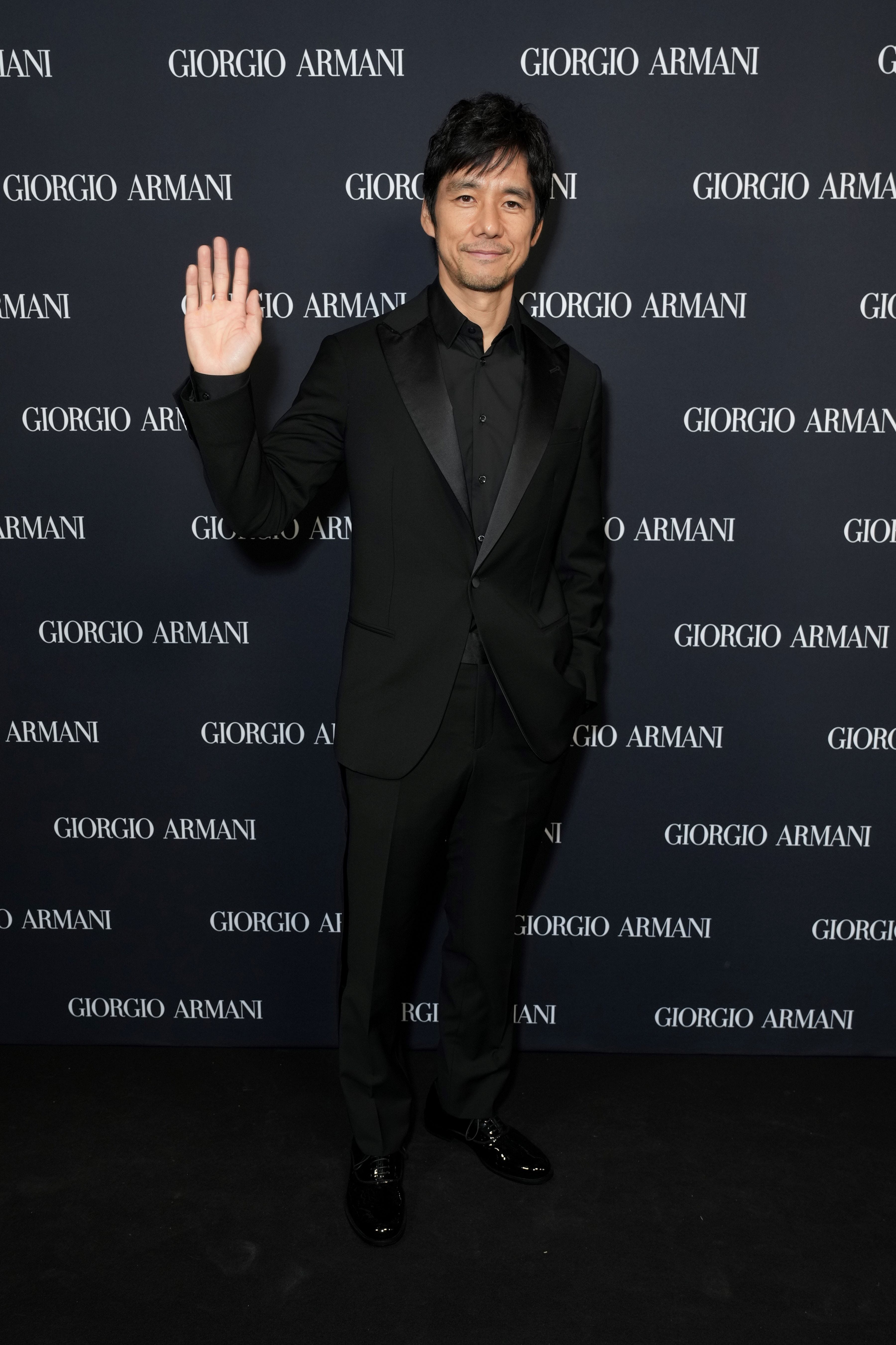 西島秀俊も来場！ ジョルジオ アルマーニが2025年春夏ウィメンズ