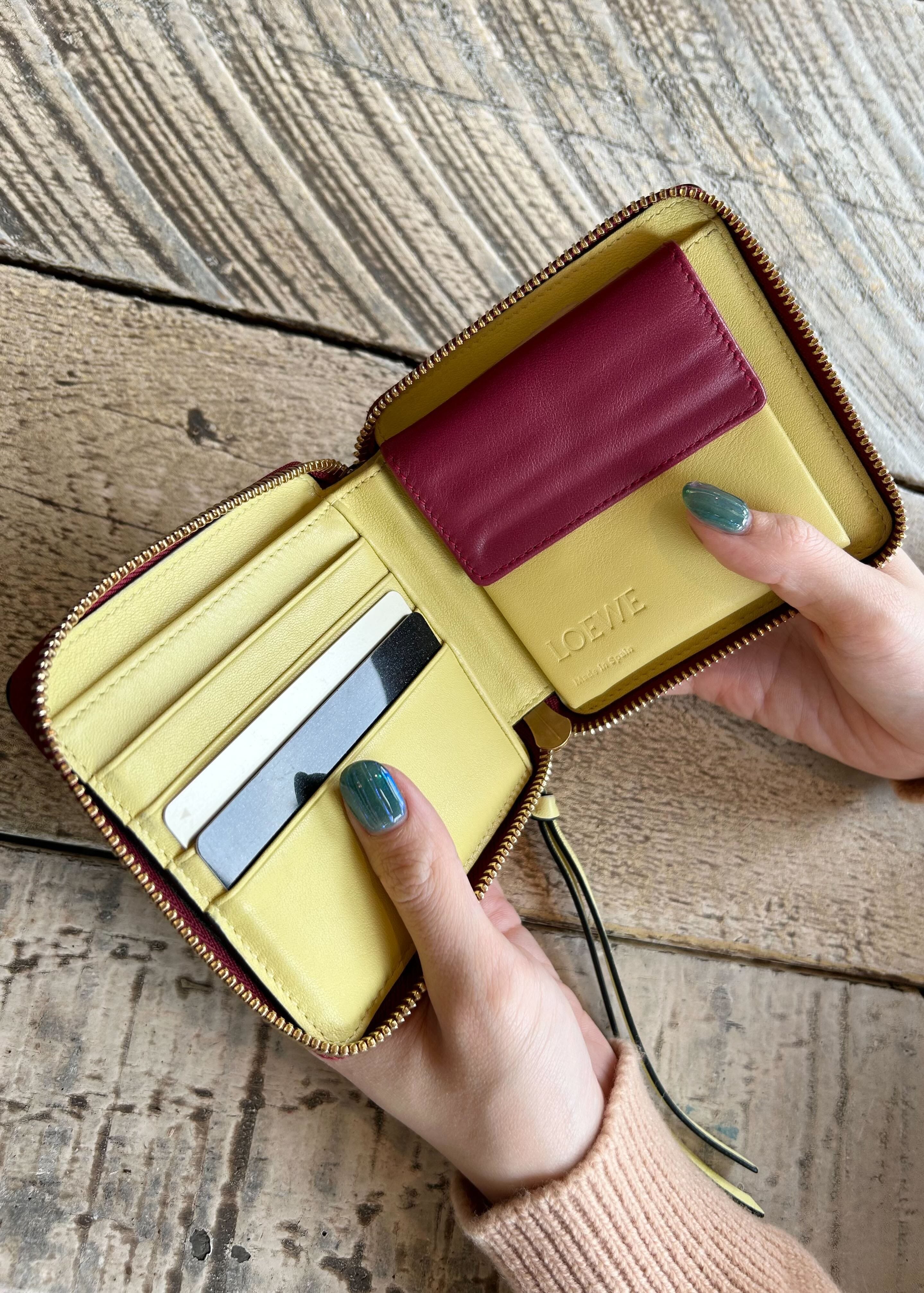 日本限定”ウォレットが登場！ エディターが「ロエベ」の財布を支持する