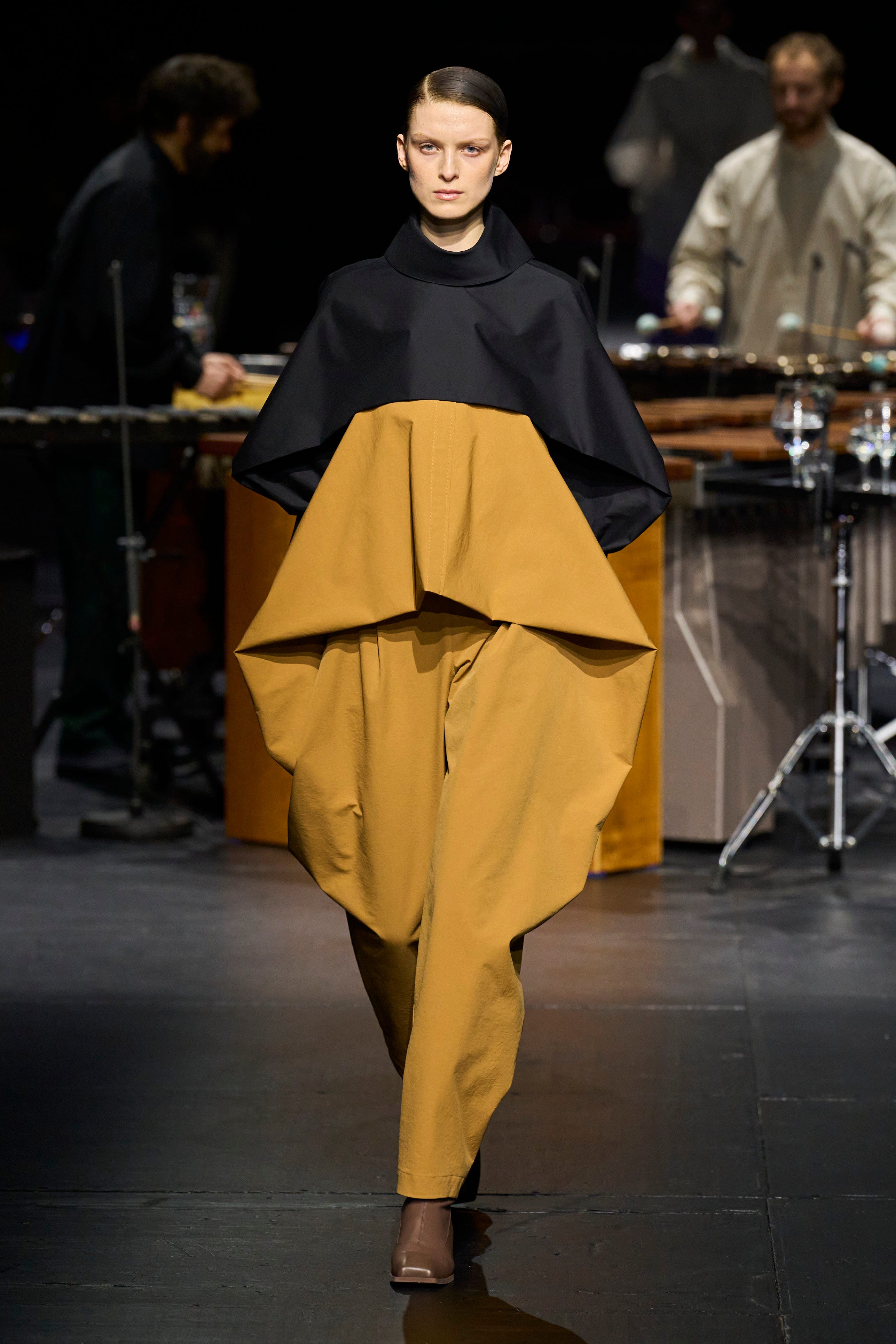 イッセイ ミヤケ（ISSEY MIYAKE）2023秋冬コレクション | ファッション