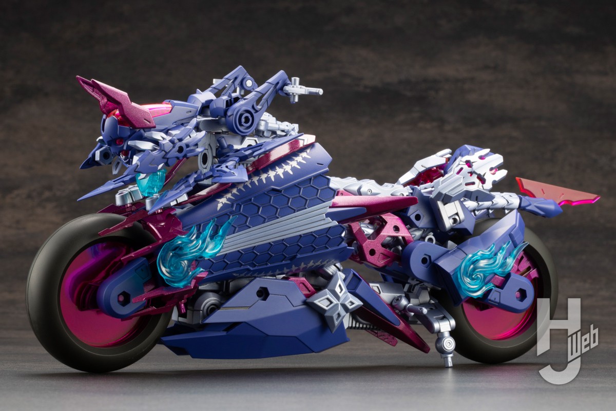 本日発売の「皇巫 ツクヨミ レガリア」と「ラピッドレイダー〈シャドウ