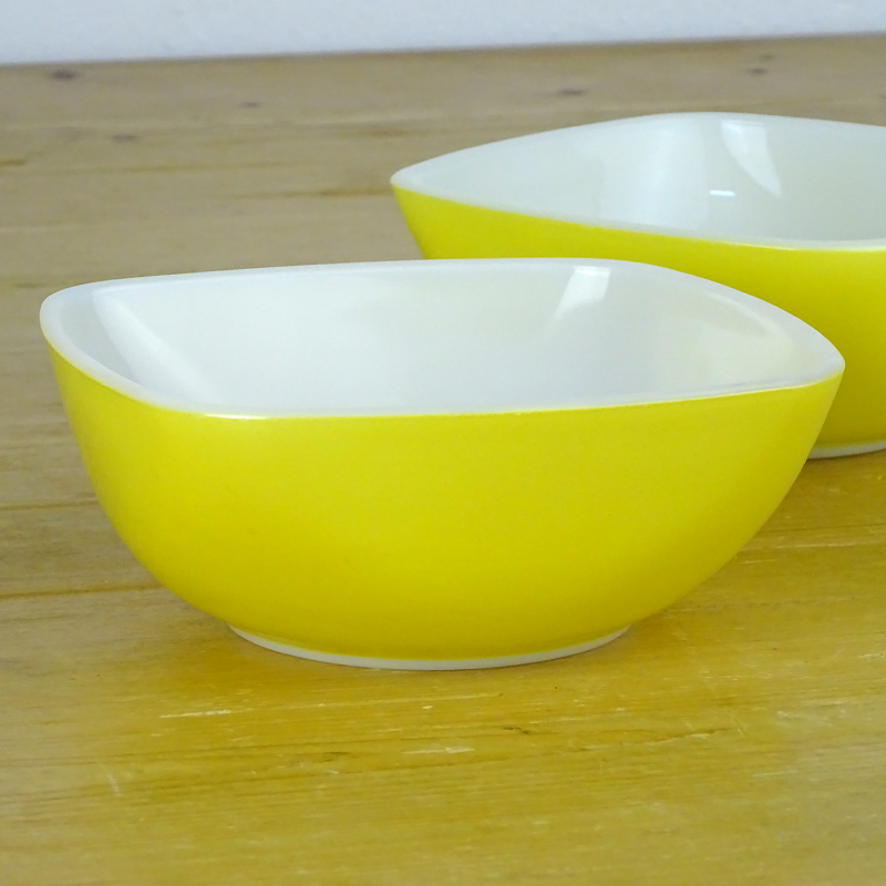 オールドパイレックス スクエア ボウル | アンティークショップ Home