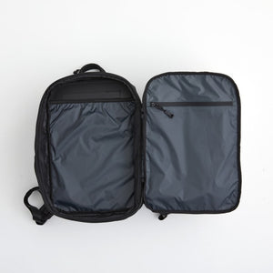 One mini｜毎日使って、そのまま旅へ。分割×圧縮で整うリュック