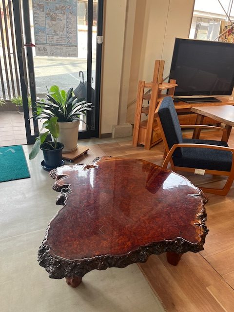 花梨コブの座卓をお洒落なテーブルへ | 一枚板テーブル 家具工房鳳山堂