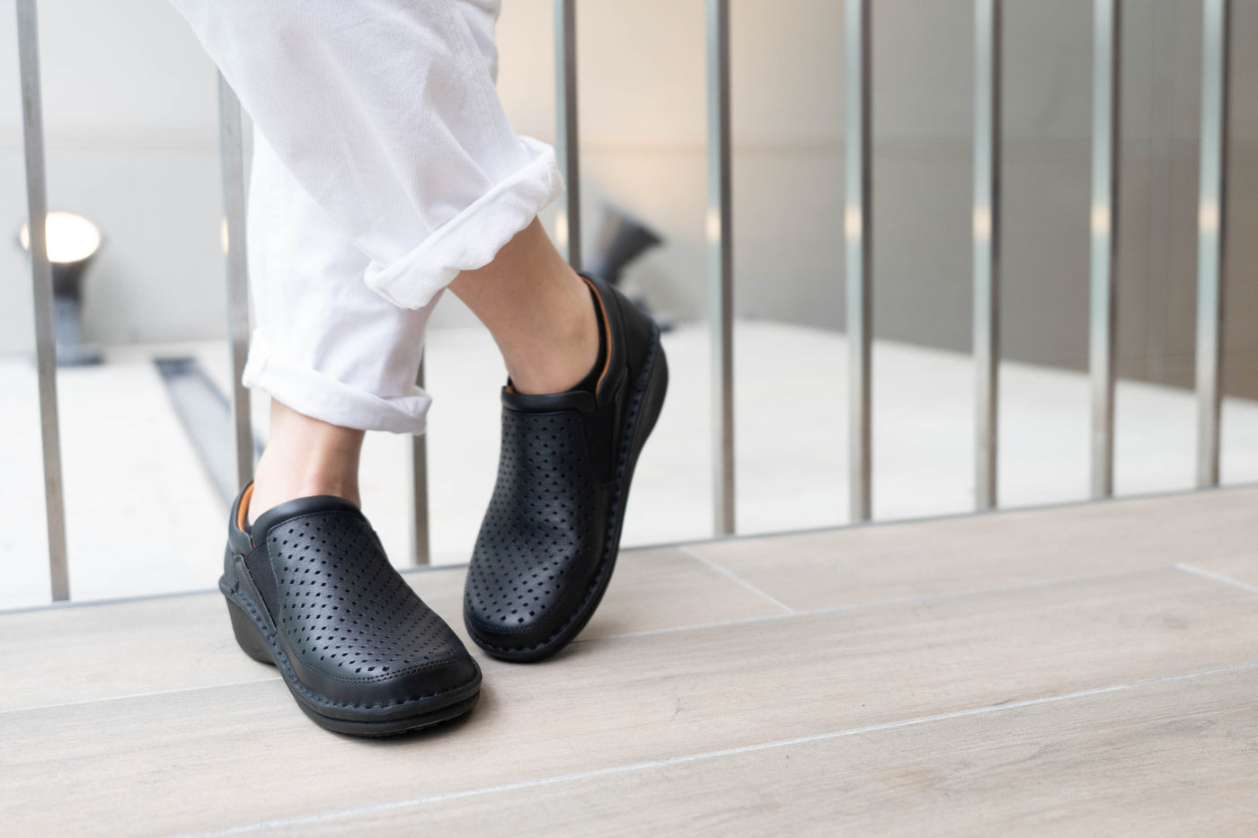 歩きやすくて疲れないスニーカーならH.P.S｜外反母趾・幅広・甲高でも