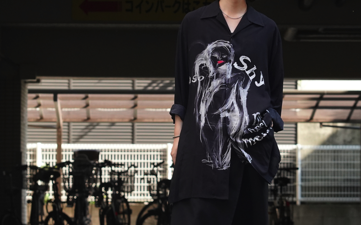 YOHJI YAMAMOTO “I'M SO SHY” Open Collar Long Shirt | HUES 福岡